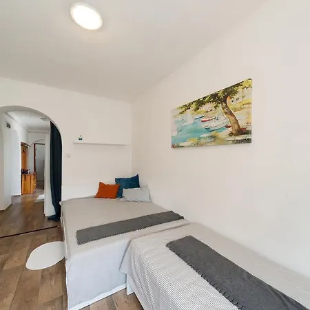 Eden Garden Apartment *
