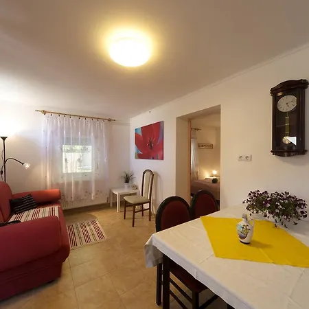 Eden Garden Apartment Zamardi